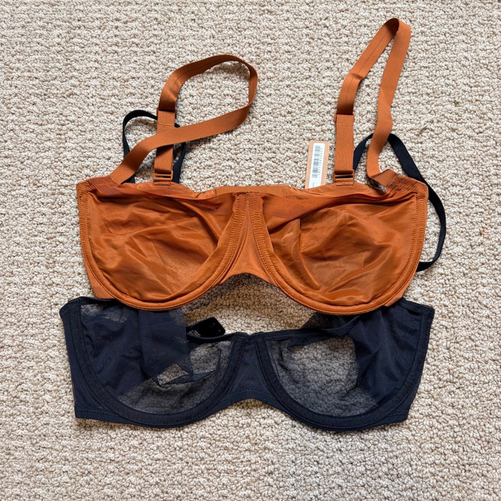 Skims No Show Molded Unlined Balconette Bra Bundle 34DD Bronze Black
